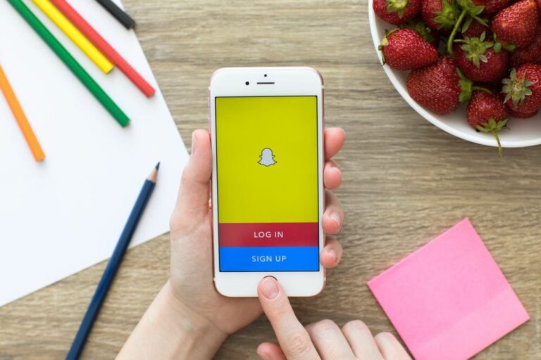 Is There a Way to Track Snapchat Messages?