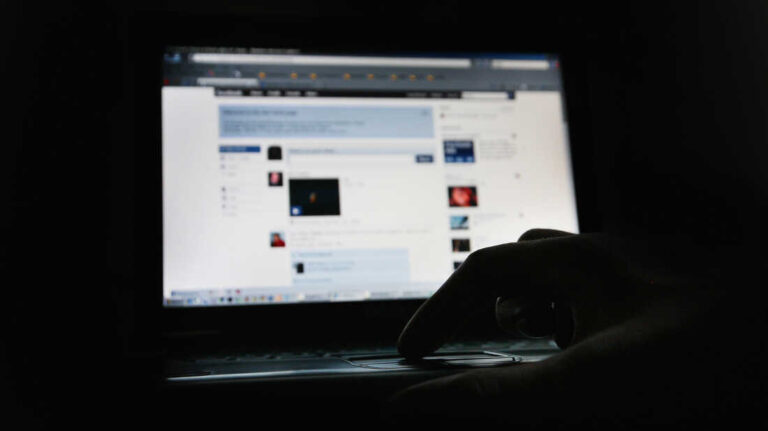 Can Police Track Facebook Messages?